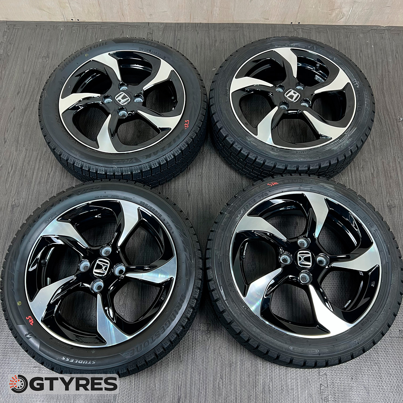 215/45 R17 Yokohama BLUEARTH ES32