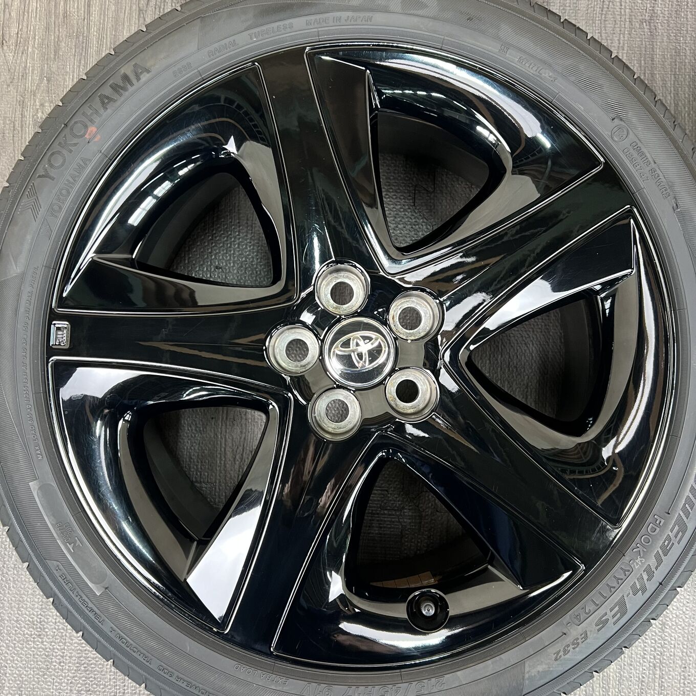 Yokohama PRIUS 215/45 R17, фото 2