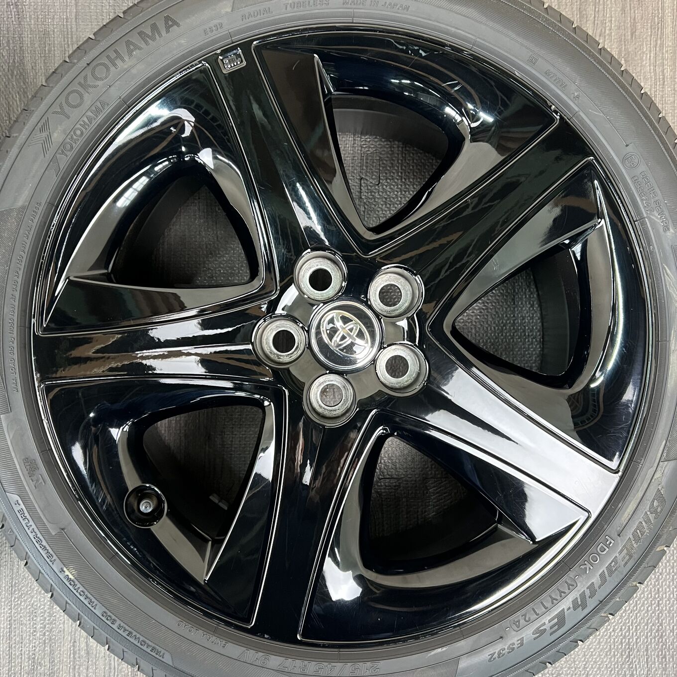 Yokohama PRIUS 215/45 R17, фото 3