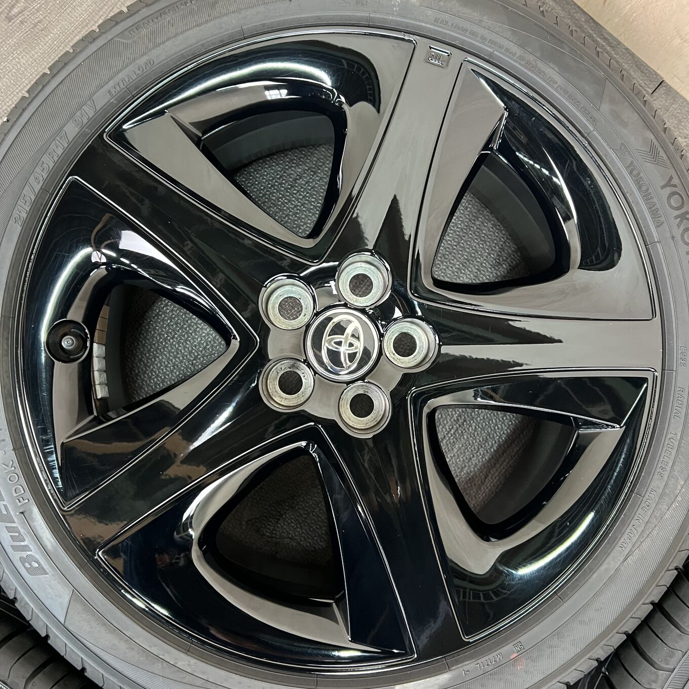 Yokohama PRIUS 215/45 R17, фото 4