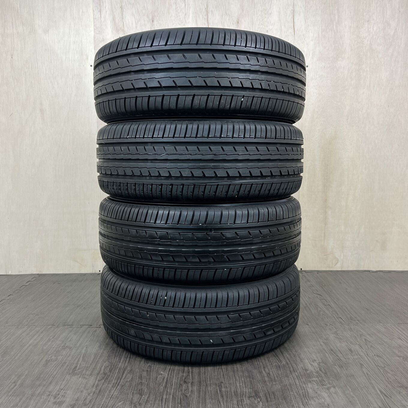 215/45 R17 Yokohama BLUEARTH ES32 — 29 500 ¥/комплект
