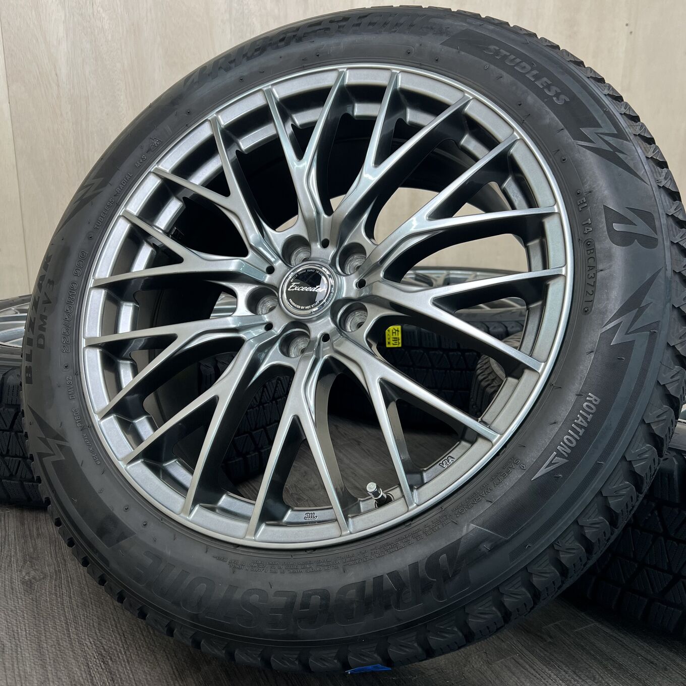 R19 6J ET42 5x114.3 EXCEEDER E05 — 42 400 ¥/комплект