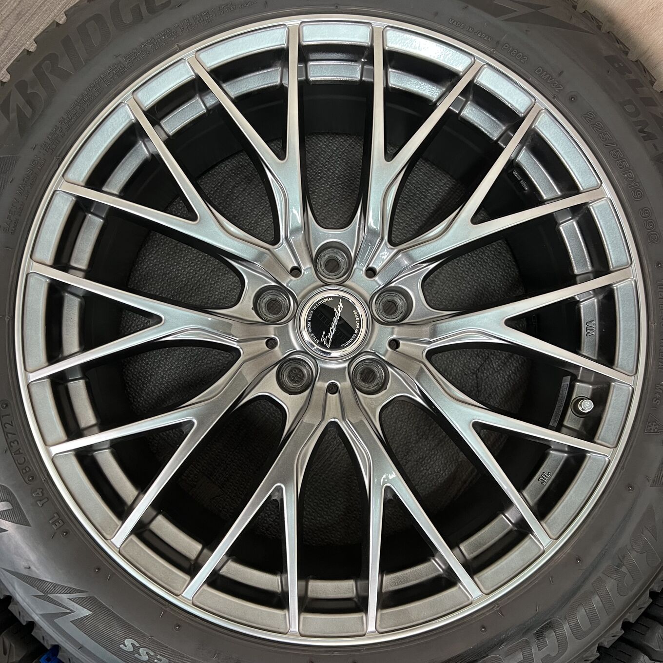 Bridgestone EXCEEDER E05 225/55 R19, фото 4