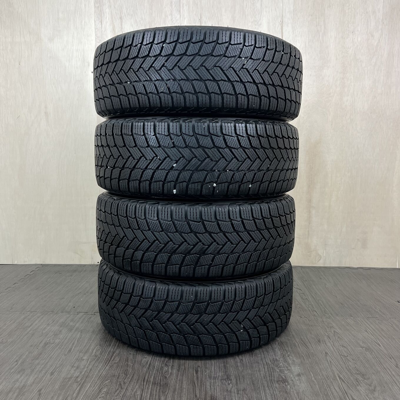 205/55 R17 Michelin X-ICE SNOW — 29 600 ¥/комплект
