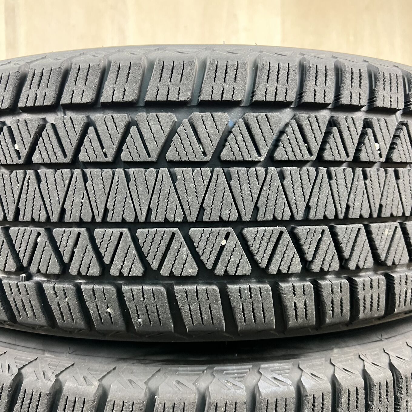 Bridgestone BLIZZAK DM-V3 225/60 R18, фото 2