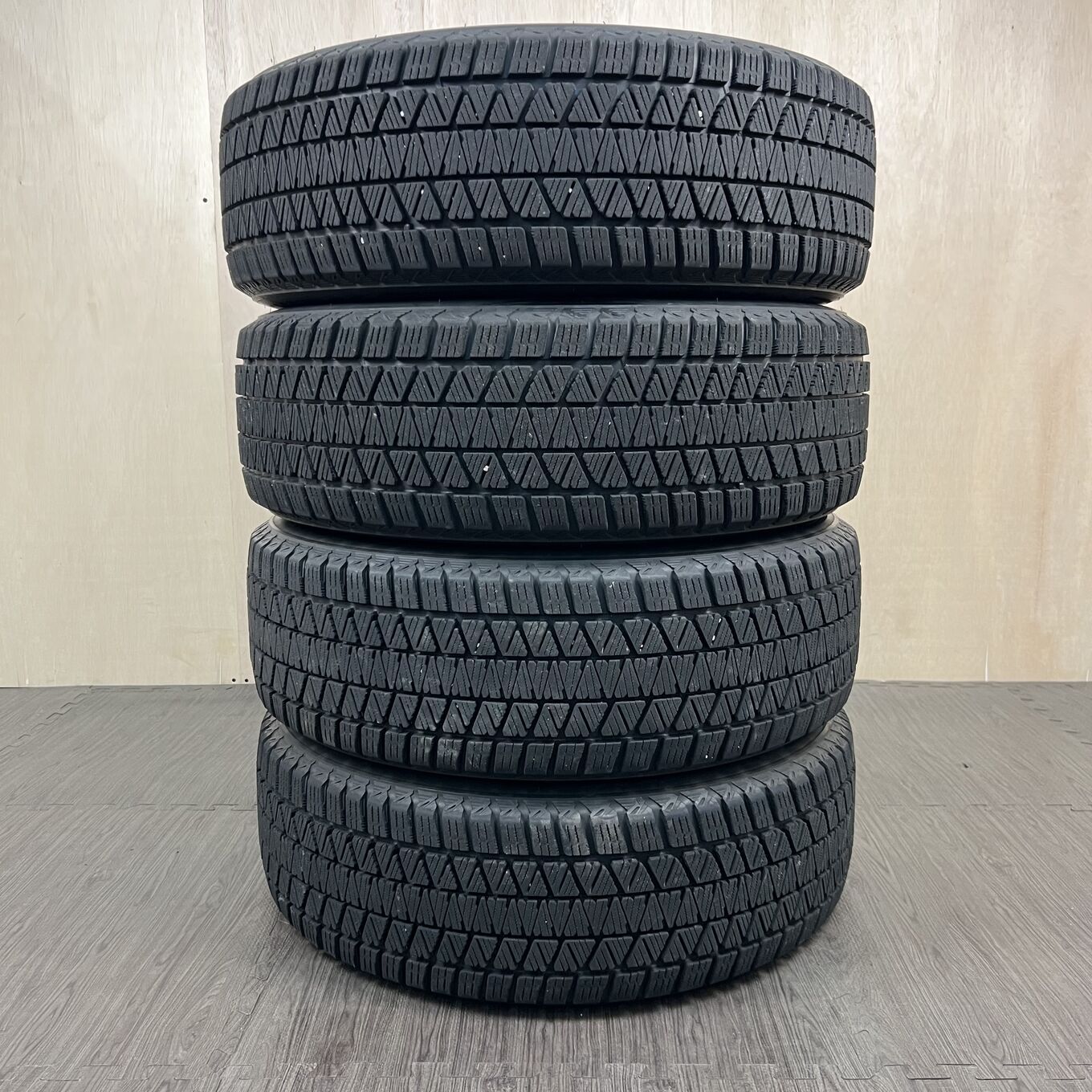 225/60 R18 Bridgestone BLIZZAK DM-V3 — 16 900 ¥/комплект