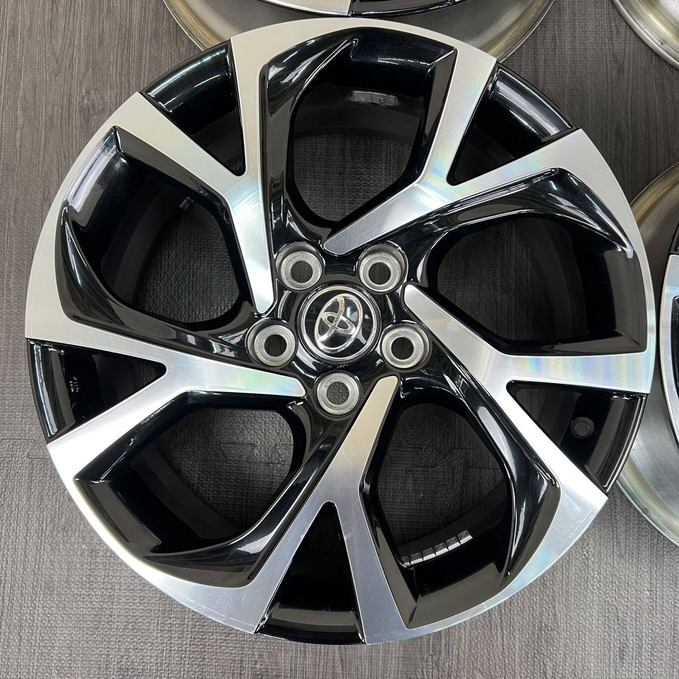 Toyo C-HR R18 7J ET50 5x114.3, фото 2