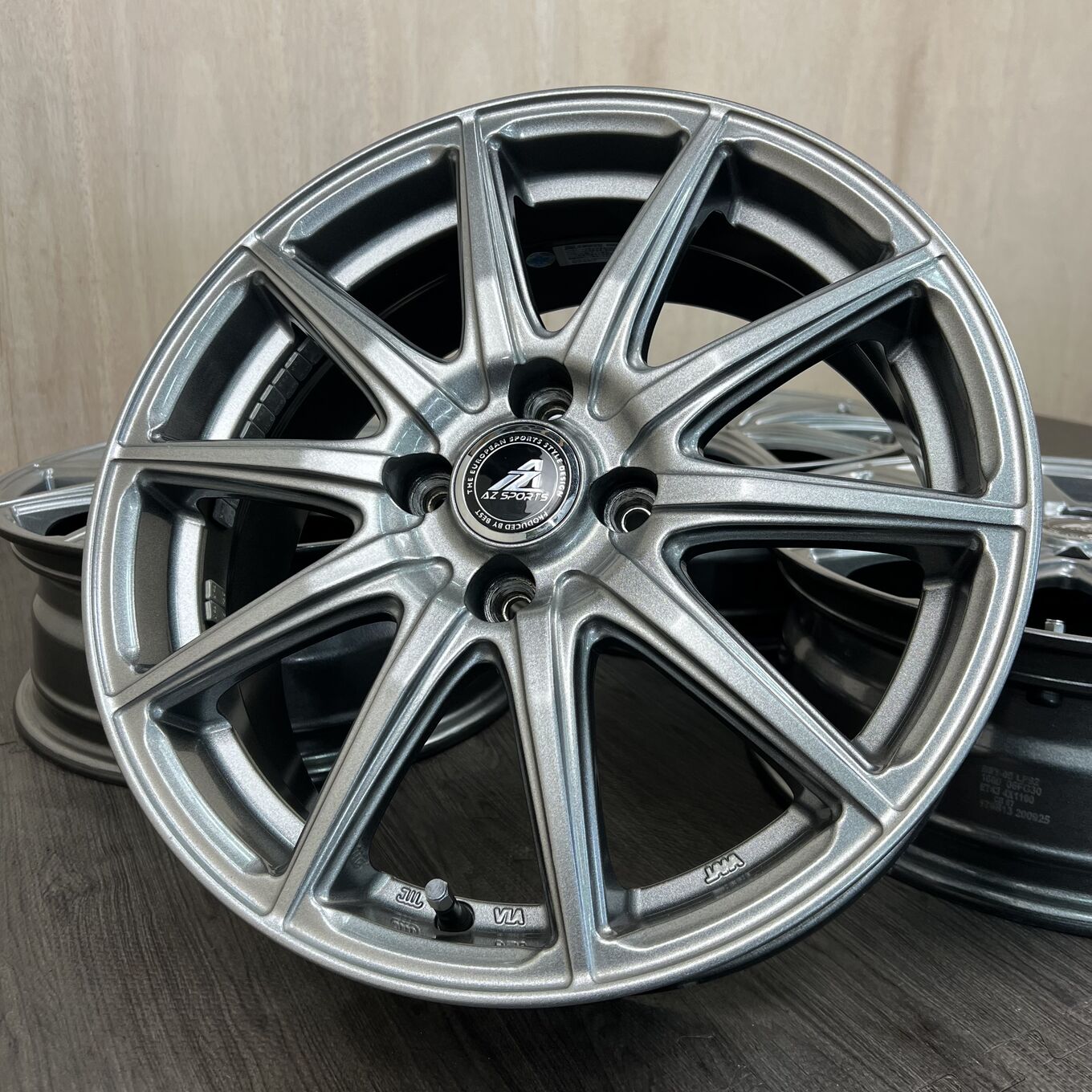R16 6J ET43 4x100 ESTROSA EST-10S — 36 600 ¥/комплект