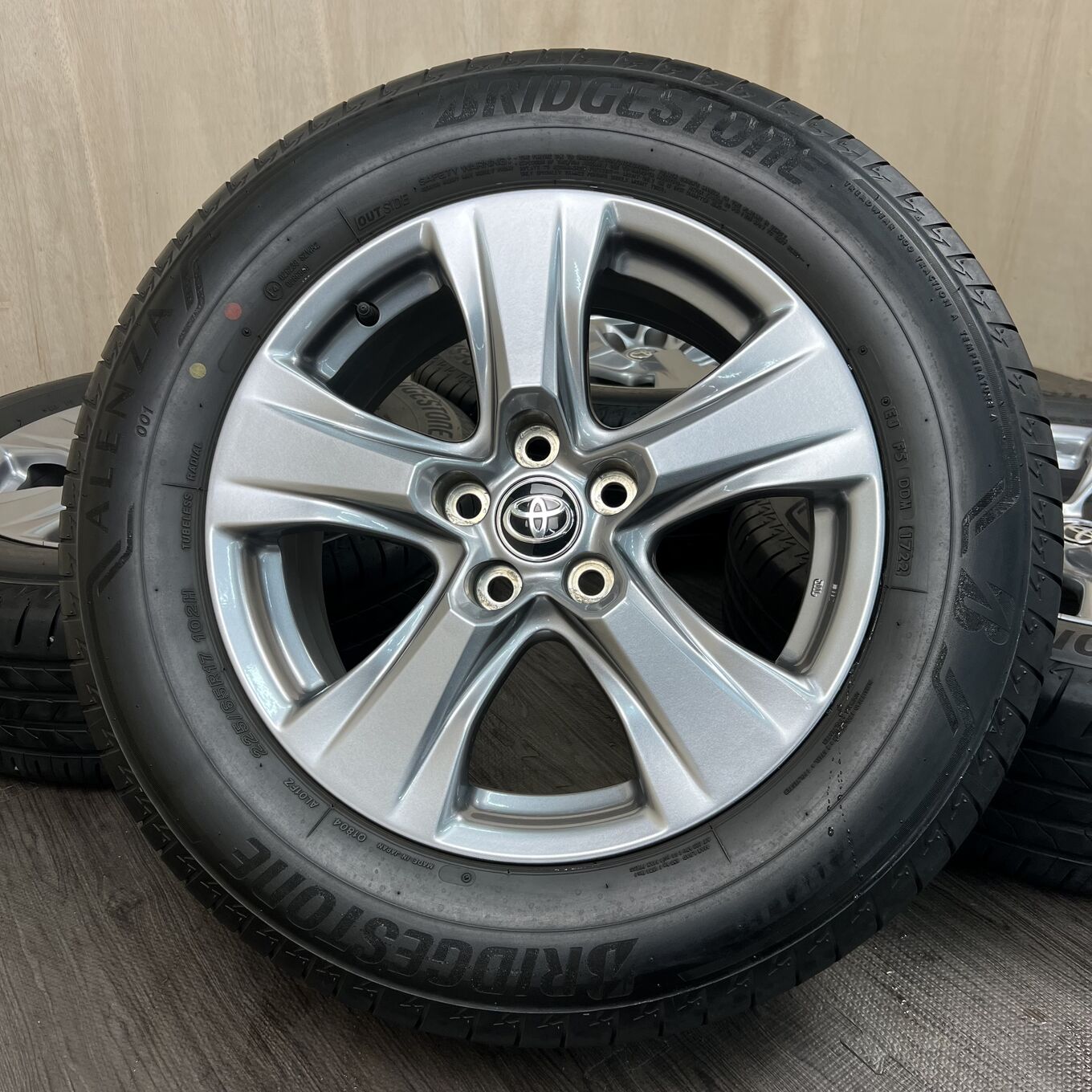 Bridgestone RAV4 225/65 R17, фото 6