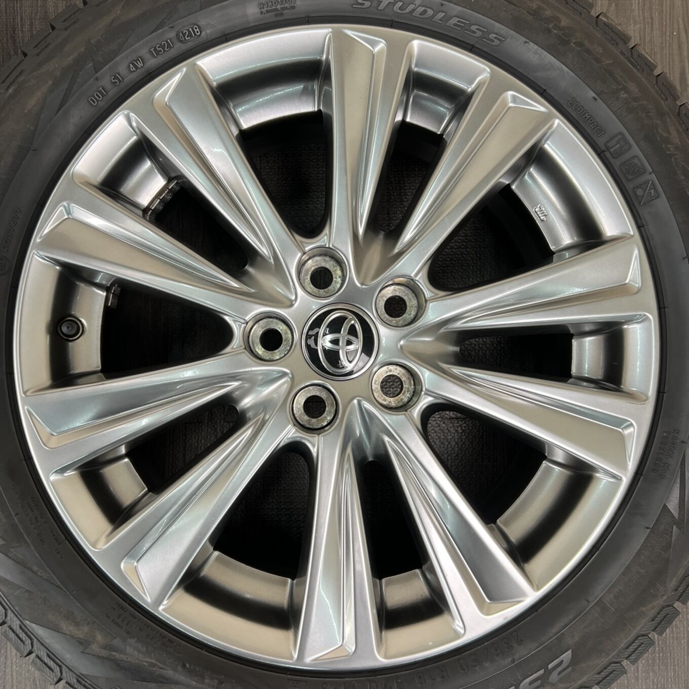 Pirelli ALPHARD/VELFIRE 235/50 R18, фото 3