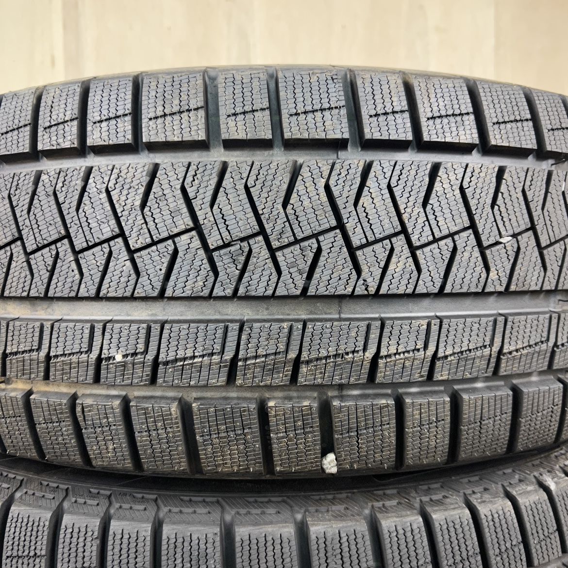Pirelli ICE ZERO ASIMMETRICO 235/50 R18, фото 2