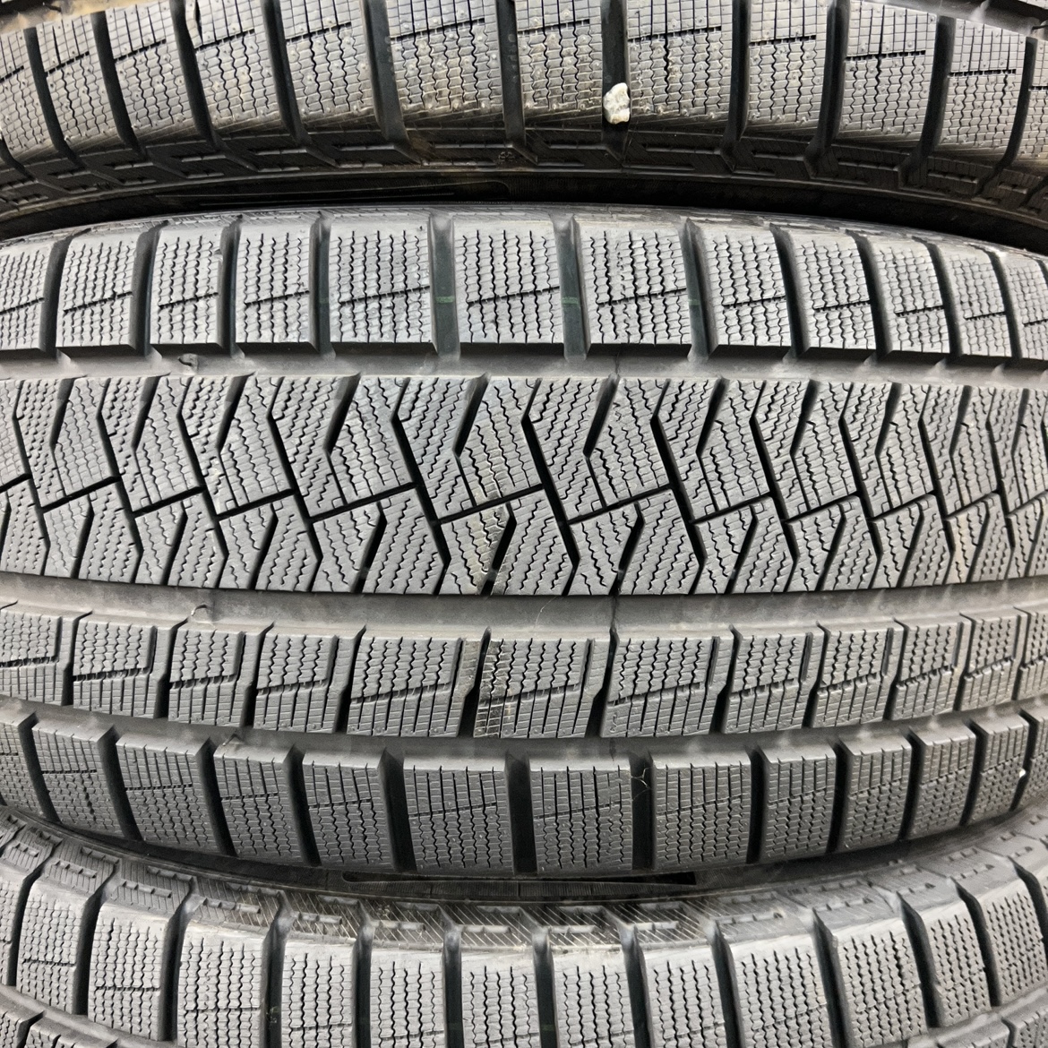 Pirelli ICE ZERO ASIMMETRICO 235/50 R18, фото 3