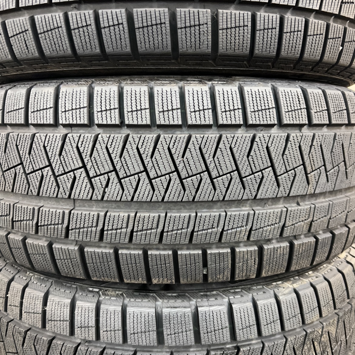 Pirelli ICE ZERO ASIMMETRICO 235/50 R18, фото 4