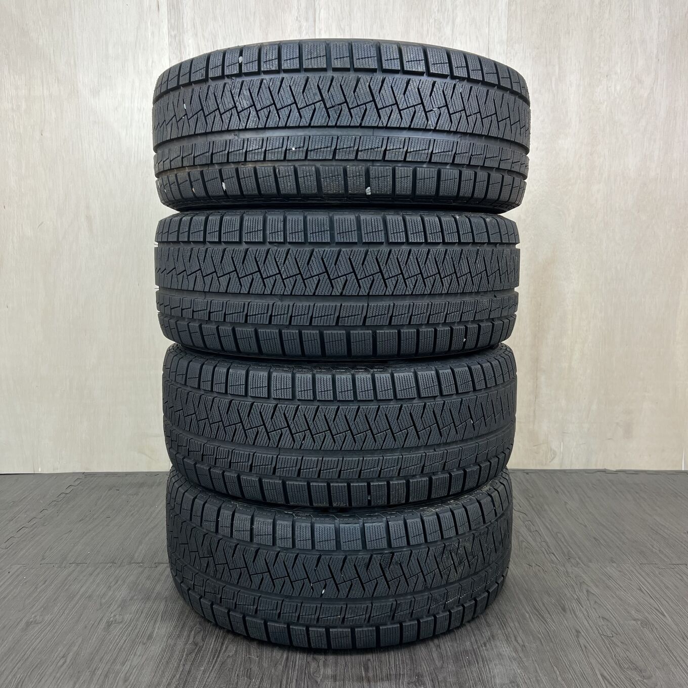 235/50 R18 Pirelli ICE ZERO ASIMMETRICO — 14 500 ¥/комплект