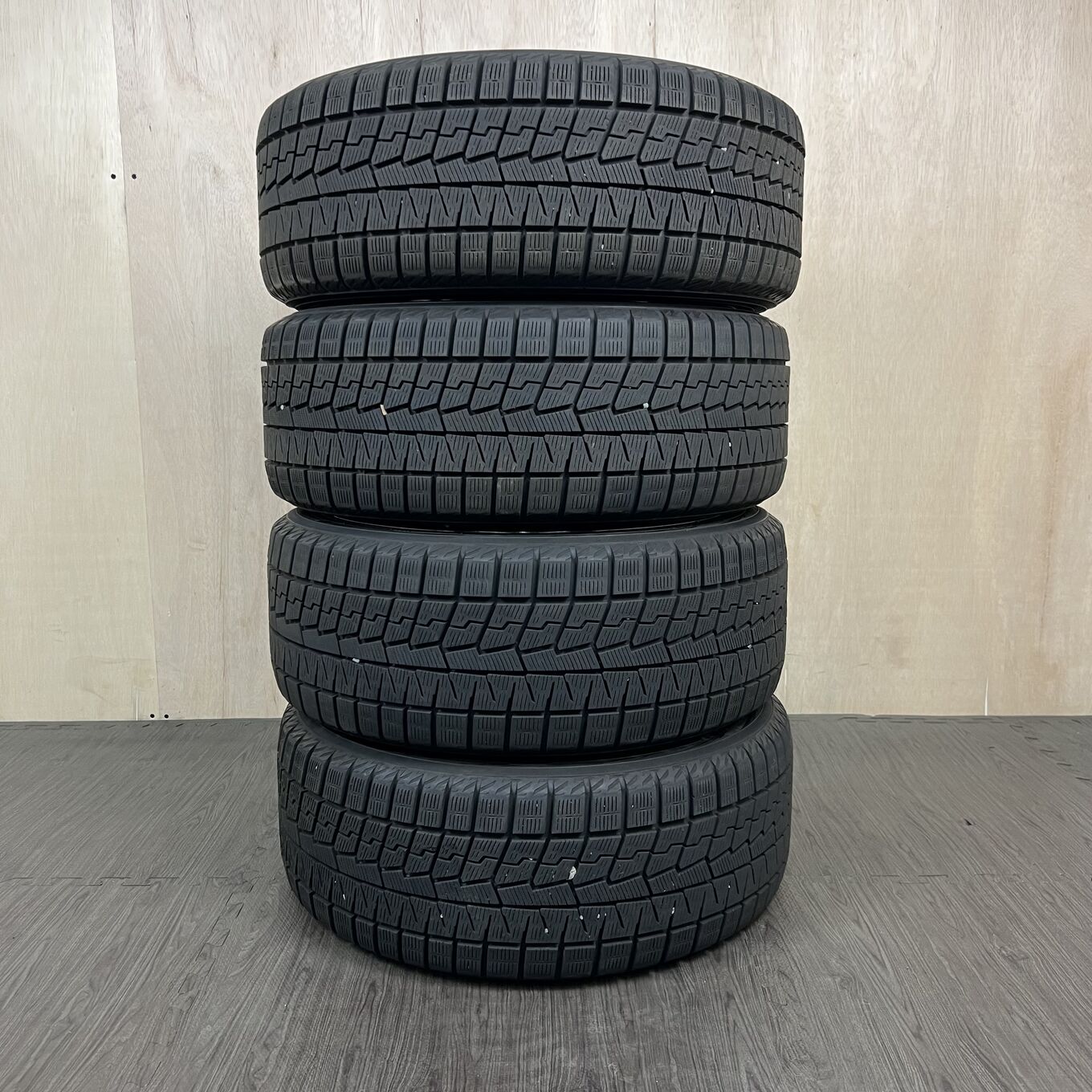 225/40 R18 Yokohama ICE GUARD IG70 — 29 600 ¥/комплект