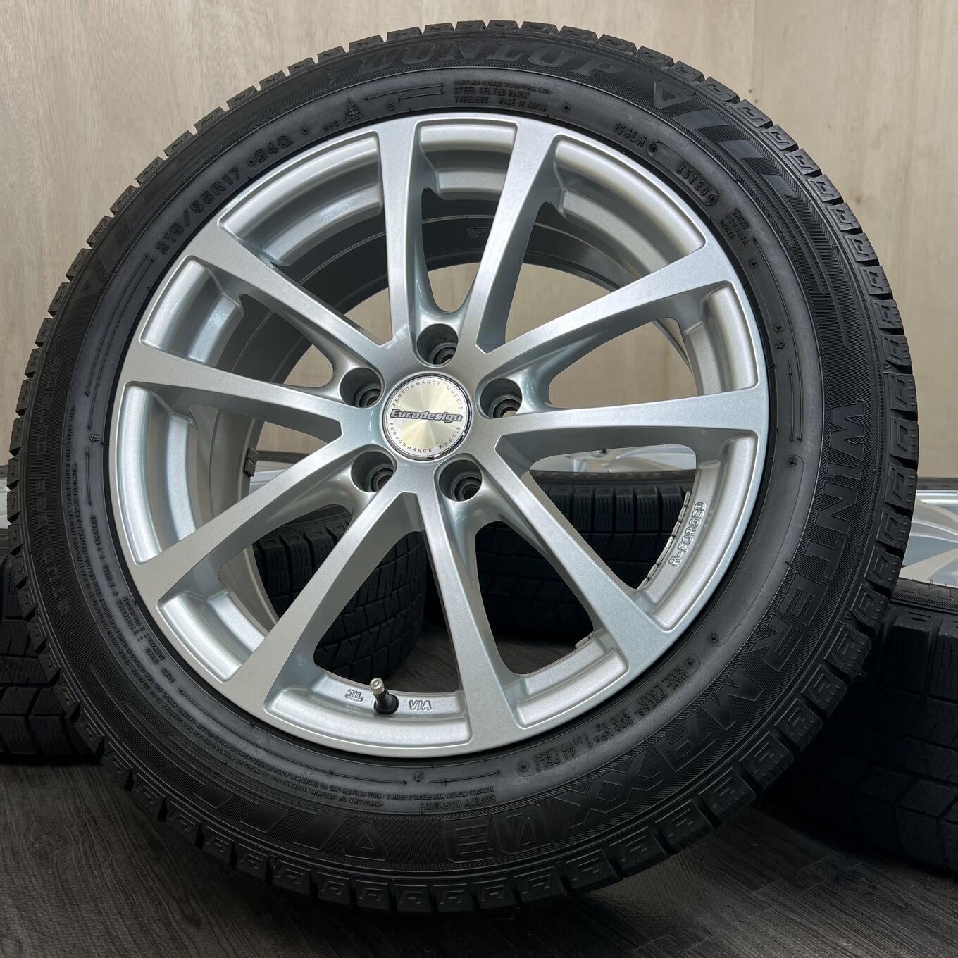 R17 7J ET40 5x112 — 25 400 ¥/комплект