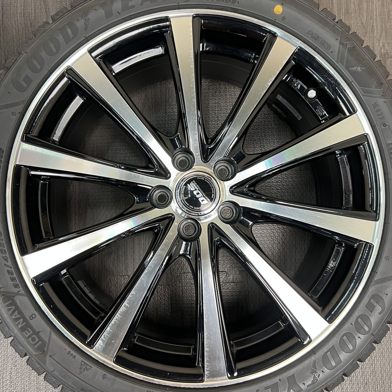 Goodyear ICE NAVI 8 225/40 R18, фото 3