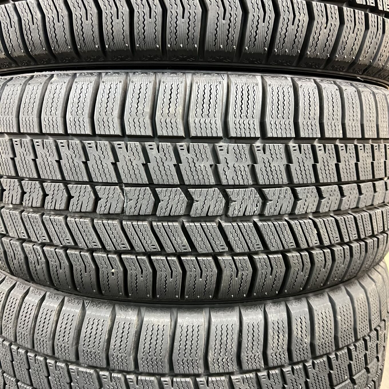 Goodyear ICE NAVI 8 225/40 R18, фото 3