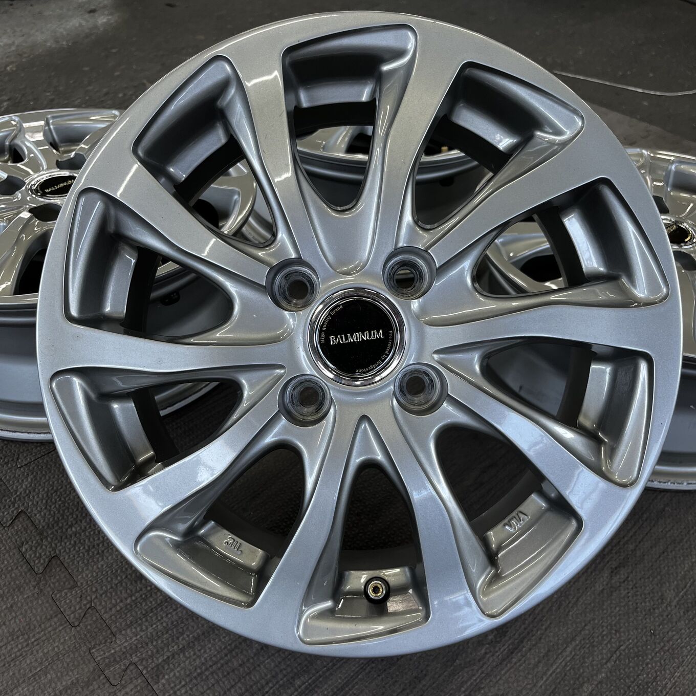 R14 5.5J ET39 4x100 Bridgestone BALMINUM — 21 100 ¥/комплект