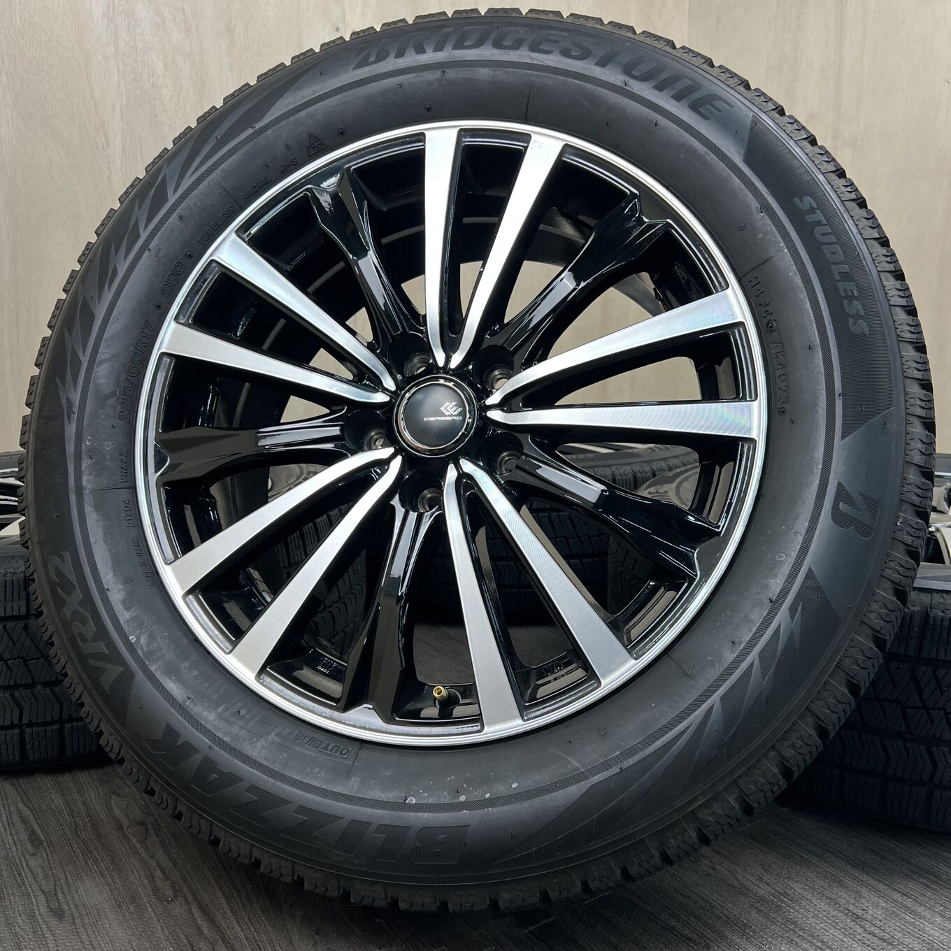 R17 7J ET38 5x114.3 CEREBRO — 33 900 ¥/комплект