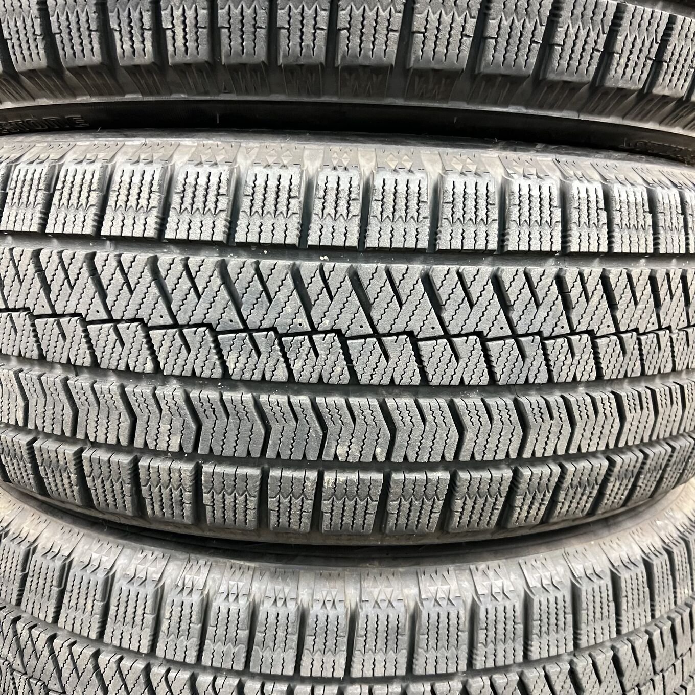 Bridgestone BLIZZAK VRX2 225/60 R17, фото 3