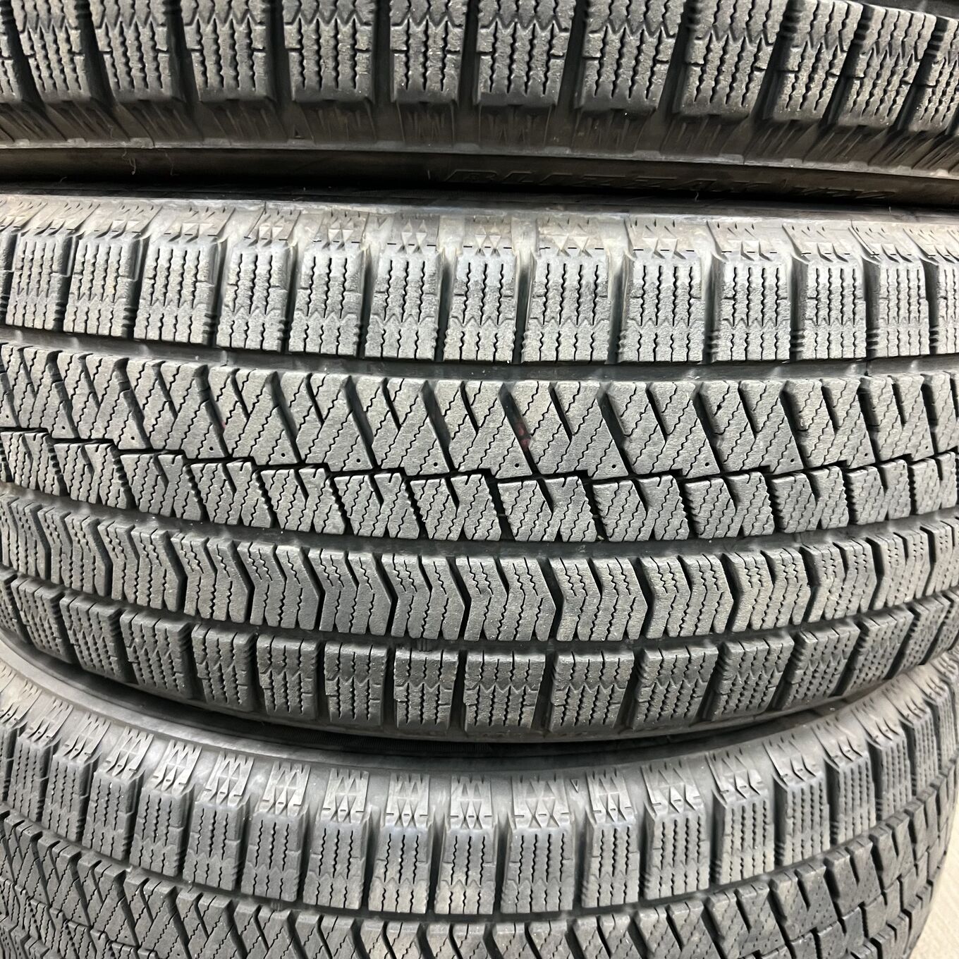 Bridgestone BLIZZAK VRX2 225/60 R17, фото 4