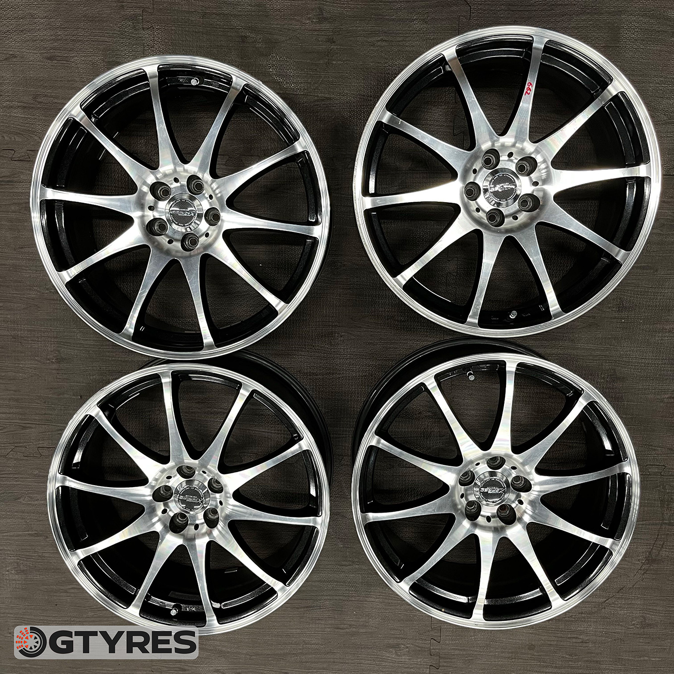 225/40 R18 Yokohama ICE GUARD IG70 — 43 352 ¥/комплект