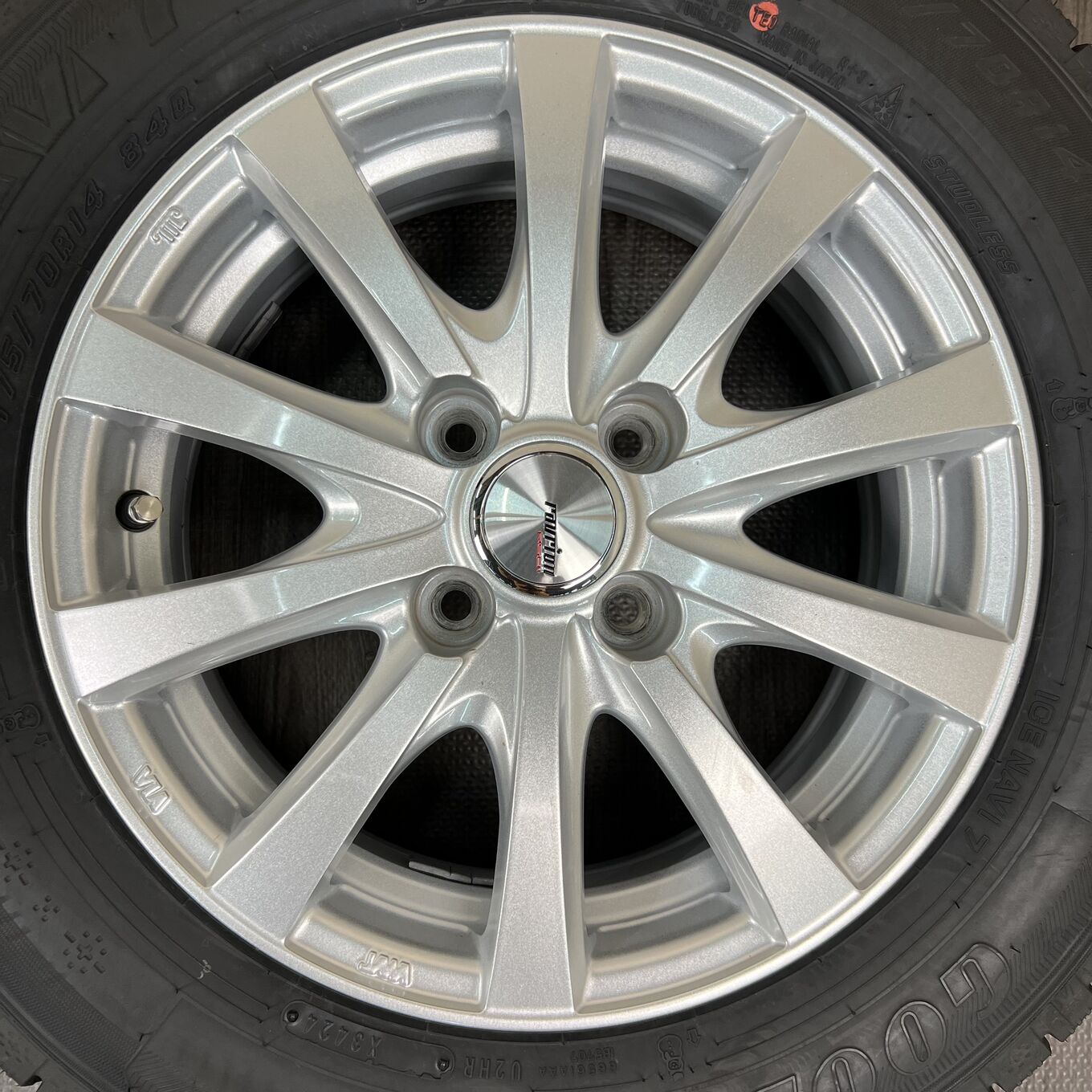 Goodyear RAVRION RS01 175/70 R14, фото 3