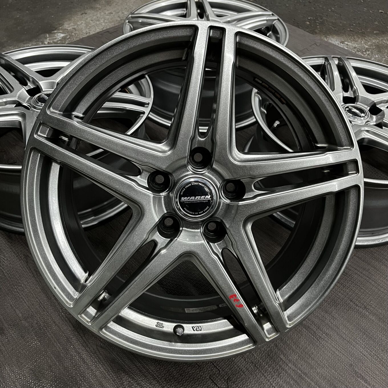 R17 7J ET38 5x114.3 WAREN — 30 900 ¥/комплект