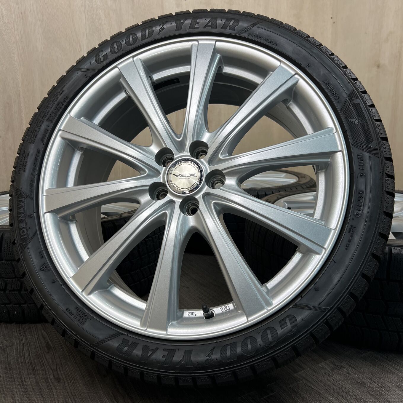 R18 7J ET50 5x100 STYLISH LINE — 33 900 ¥/комплект