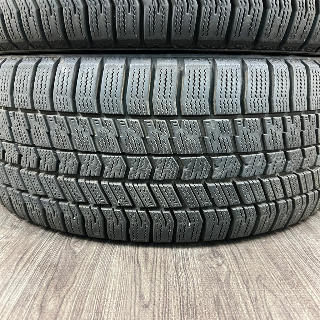 Goodyear ICE NAVI 8 225/40 R18, фото 2