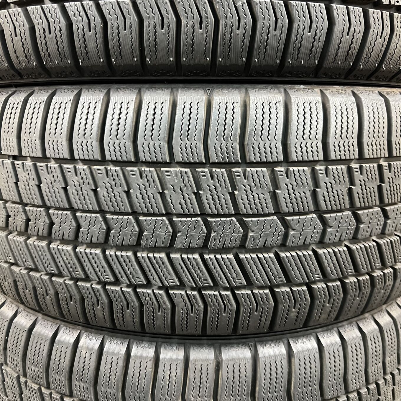 Goodyear ICE NAVI 8 225/40 R18, фото 4