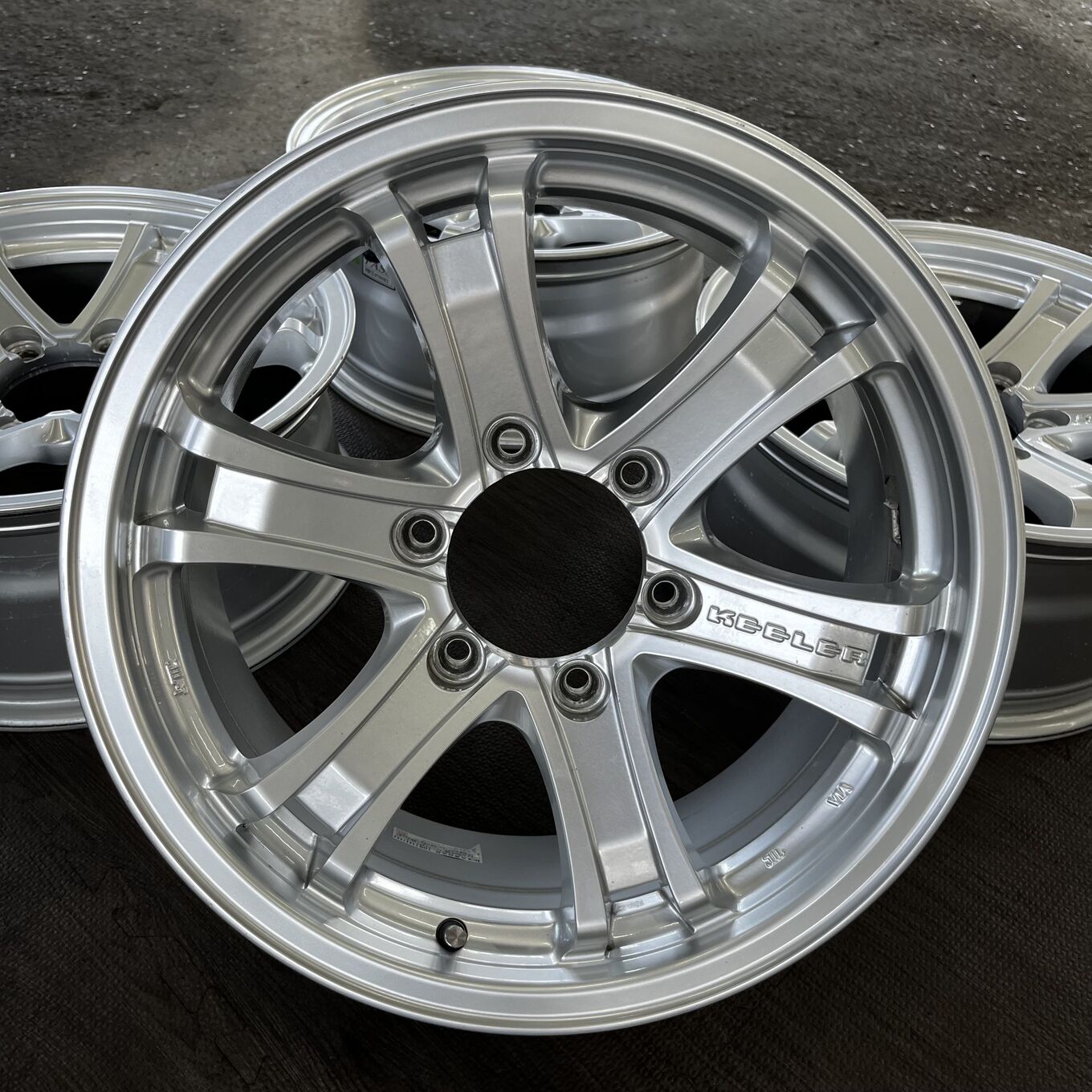 R17 7.5J ET25 6x139.7 KEELER — 25 400 ¥/комплект