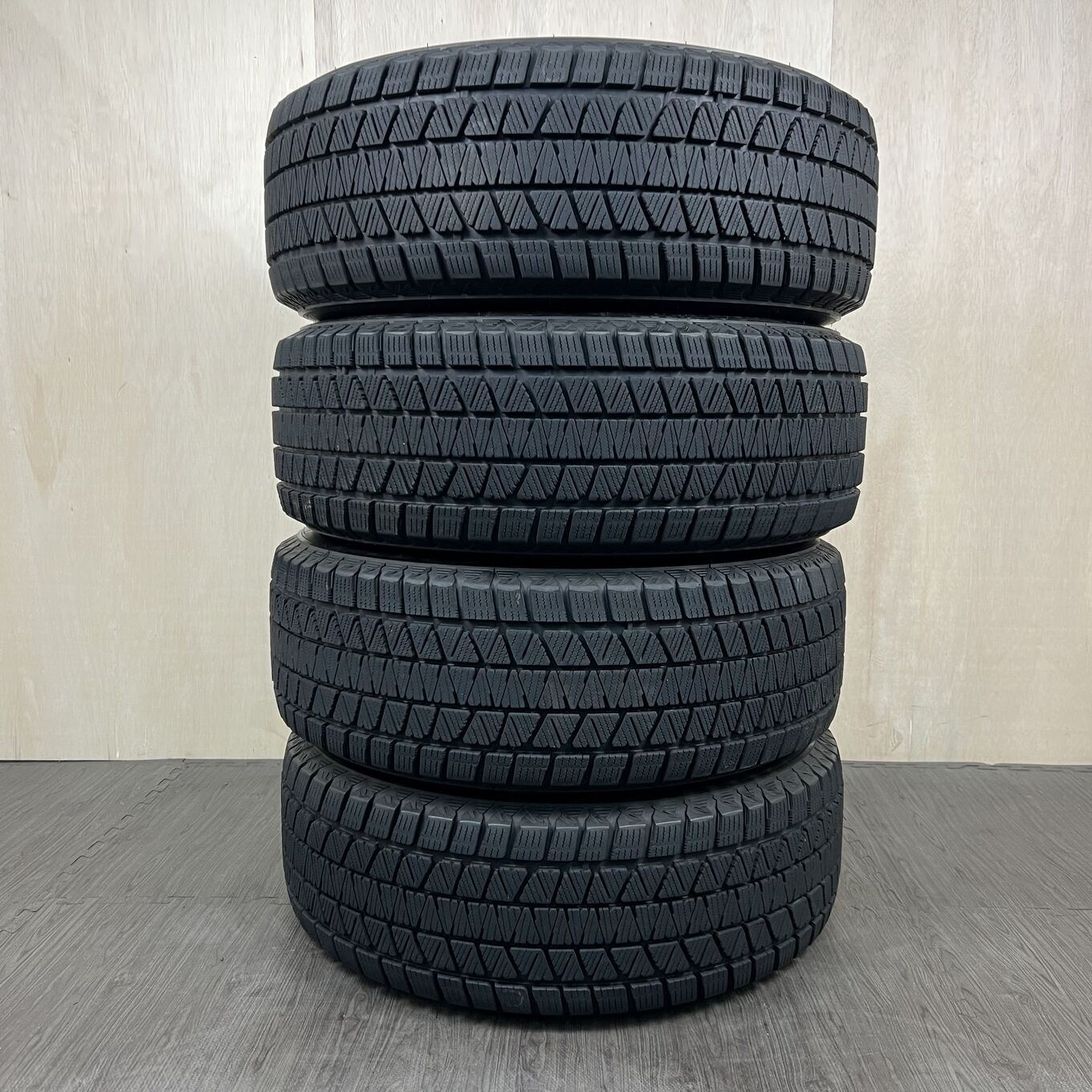 265/65 R17 Bridgestone — 29 600 ¥/комплект