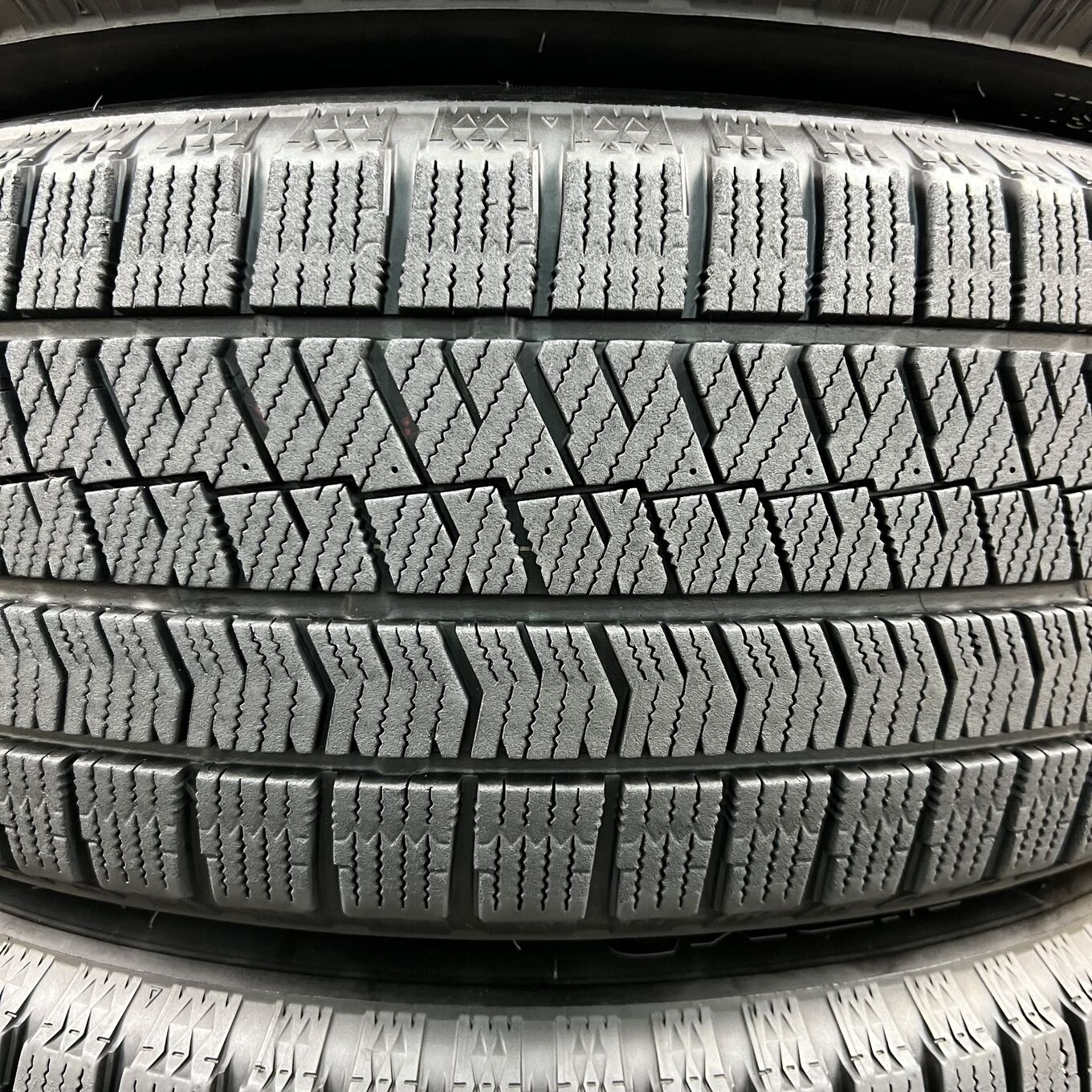 Bridgestone BLIZZAK VRX2 225/60 R17, фото 3