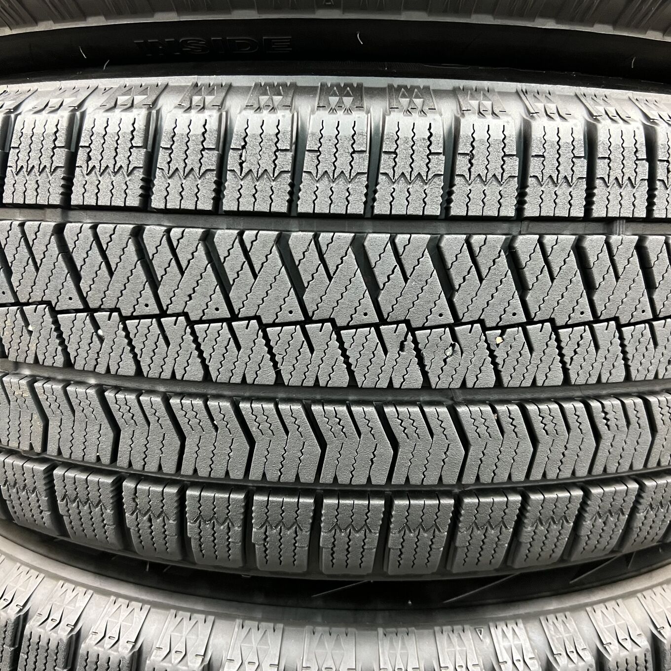 Bridgestone BLIZZAK VRX2 225/60 R17, фото 4