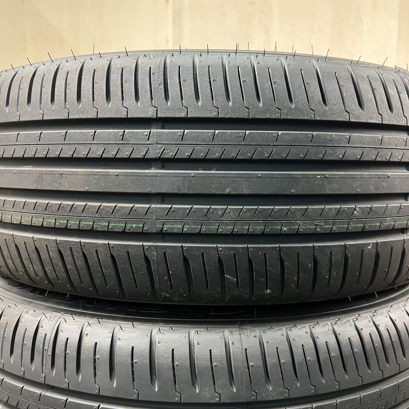 Dunlop ENASAVE EC300+ 215/50 R18, фото 2