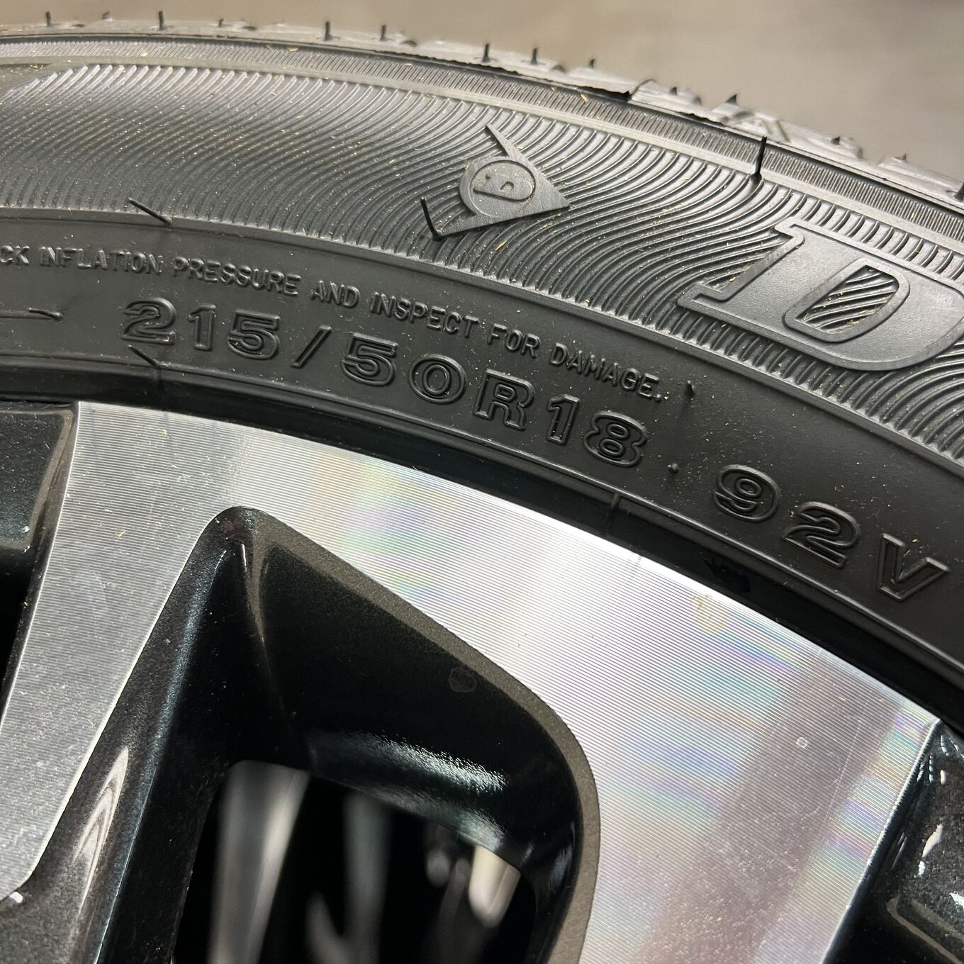 Dunlop ENASAVE EC300+ 215/50 R18, фото 6