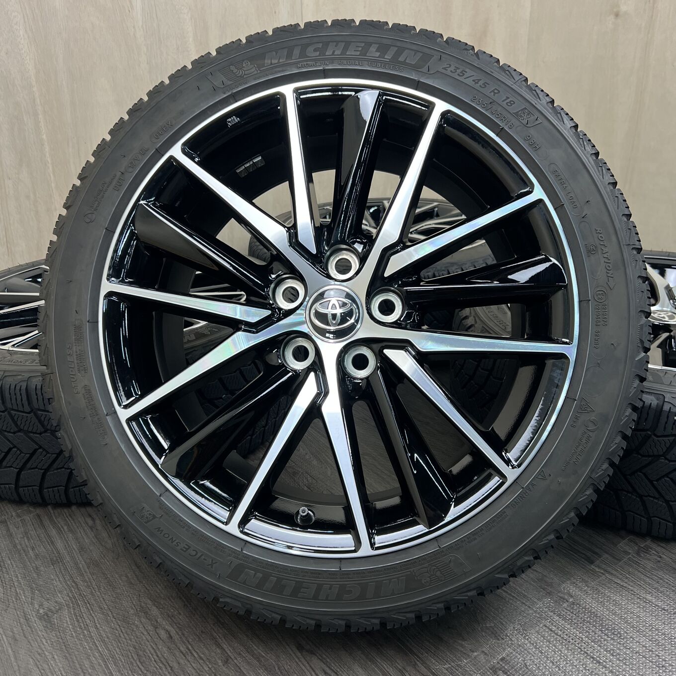 Michelin CAMRY XV70/XV75 235/45 R18, фото 6