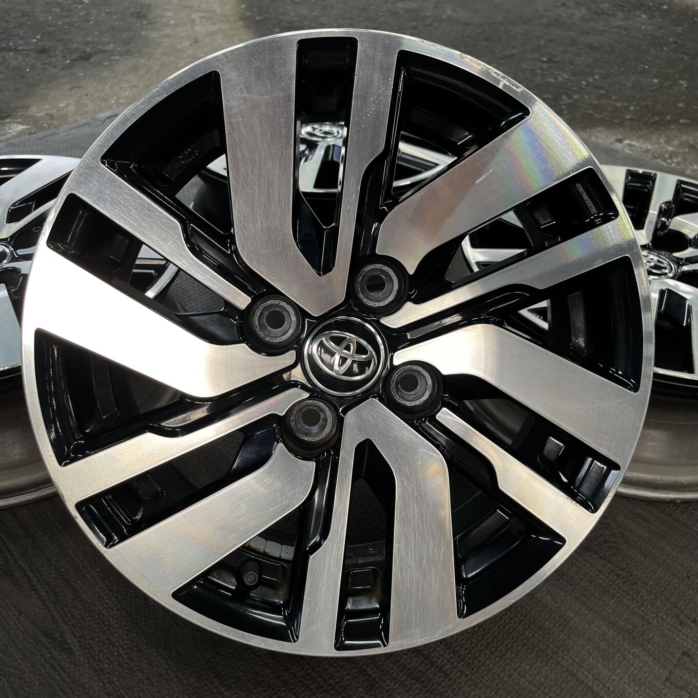 R14 5J ET35 4x100 Toyo TANK; ROOMY — 33 700 ¥/комплект
