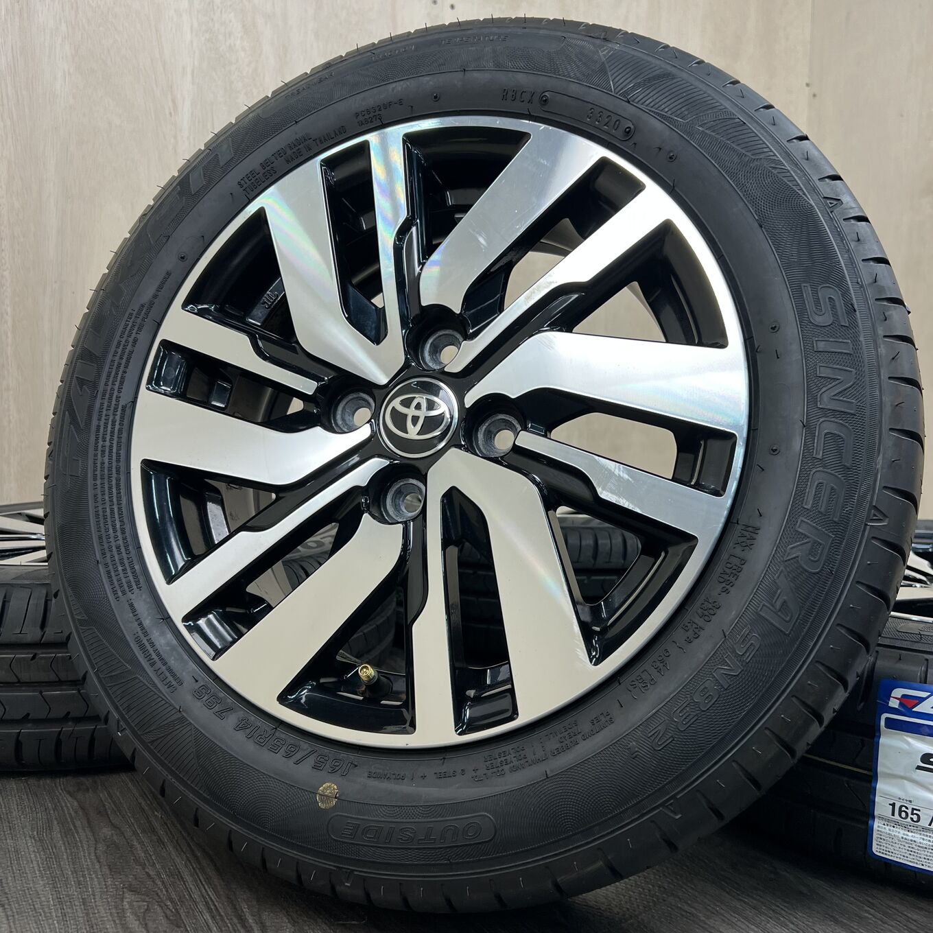R14 5J ET35 4x100 Toyo TANK; ROOMY — 33 700 ¥/комплект
