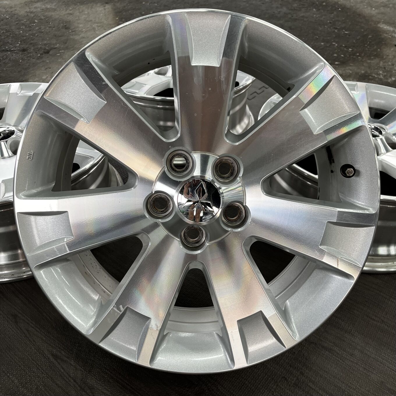 R18 7J ET38 5x114.3 DELICA — 30 900 ¥/комплект