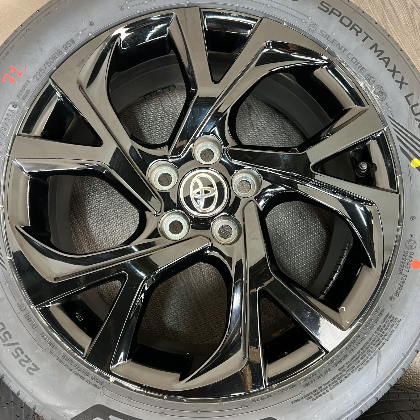 Dunlop C-HR G MODE-NERO 225/50 R18, фото 5