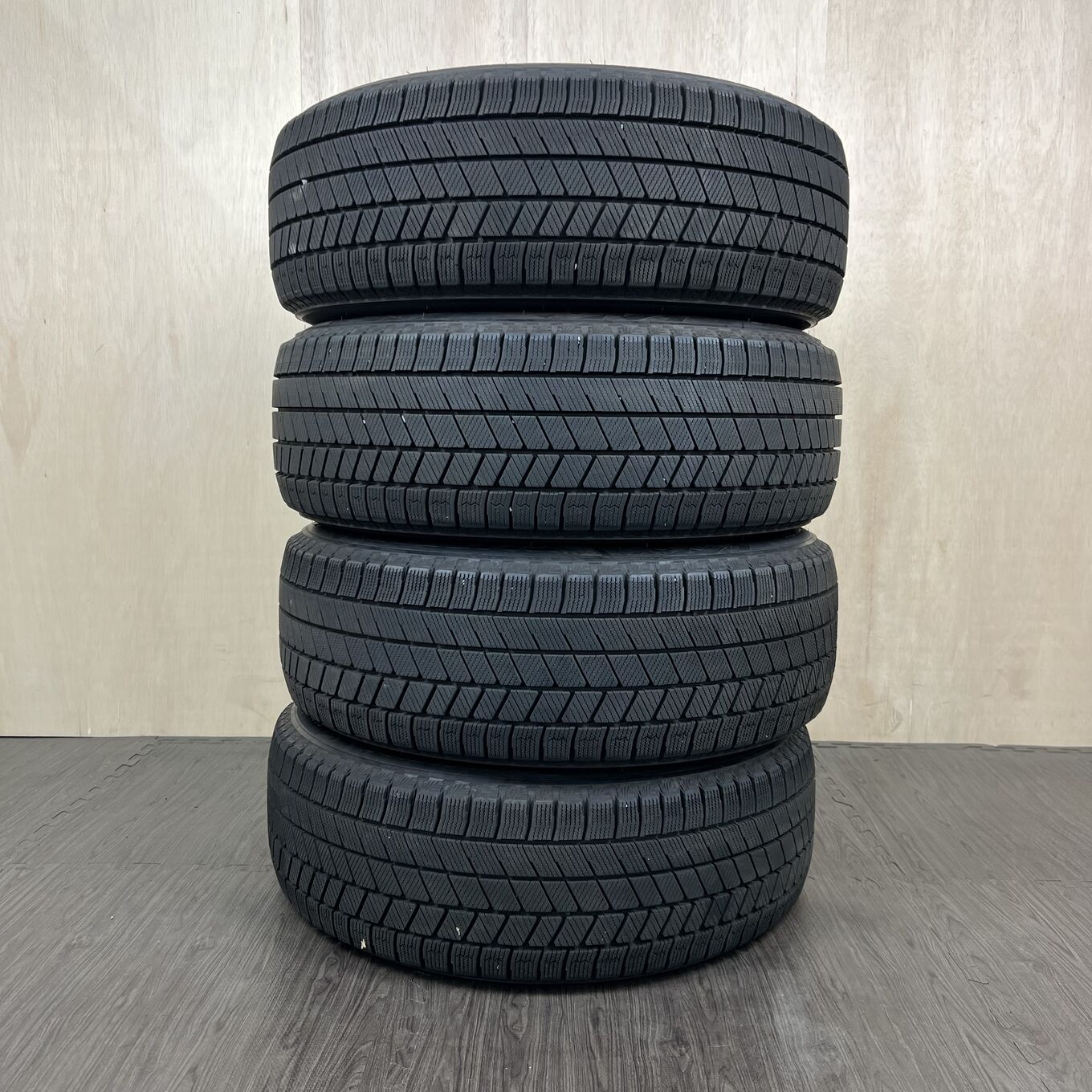 225/60 R17 Bridgestone BLIZZAK VRX3 — 33 900 ¥/комплект