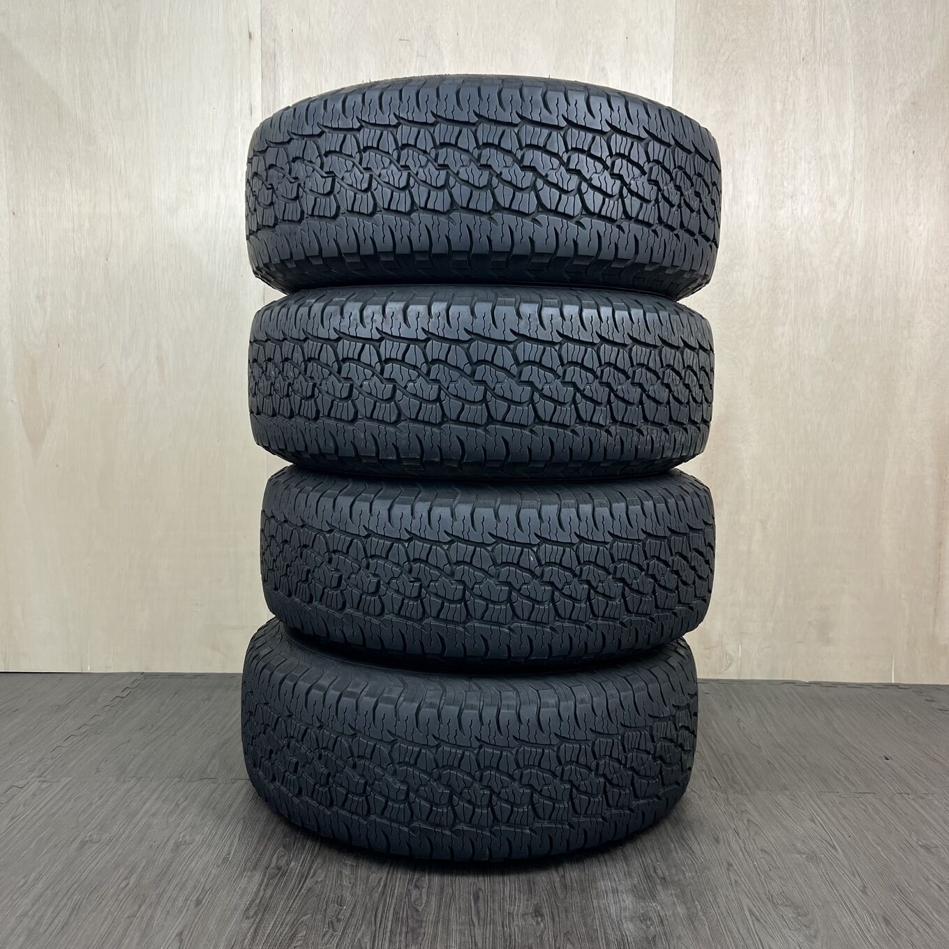 265/70 R17 Bfgoodrich TRAIL TERRAIN T/A — 29 500 ¥/комплект