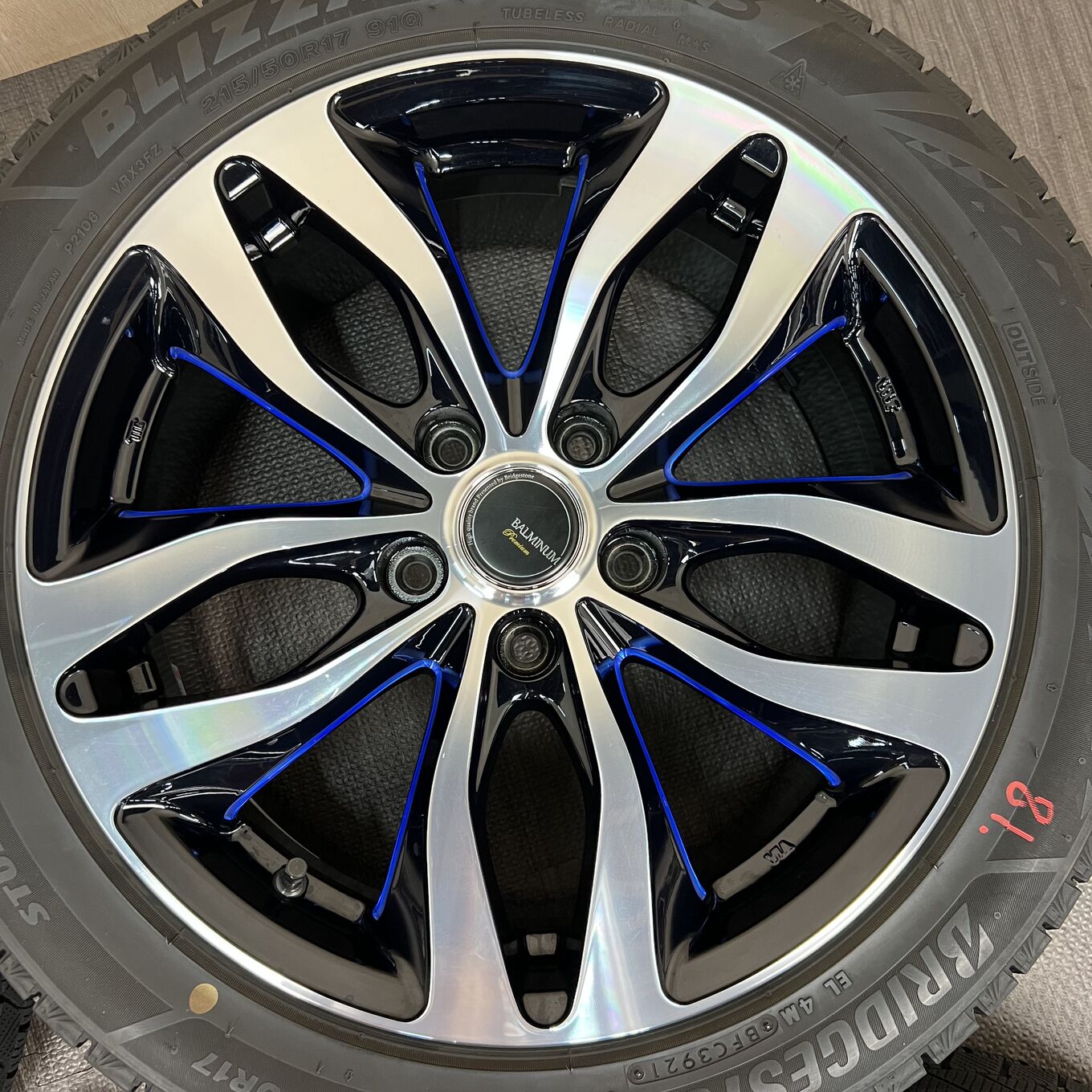 Bridgestone BALMINUM PREMIUM 215/50 R17, фото 5