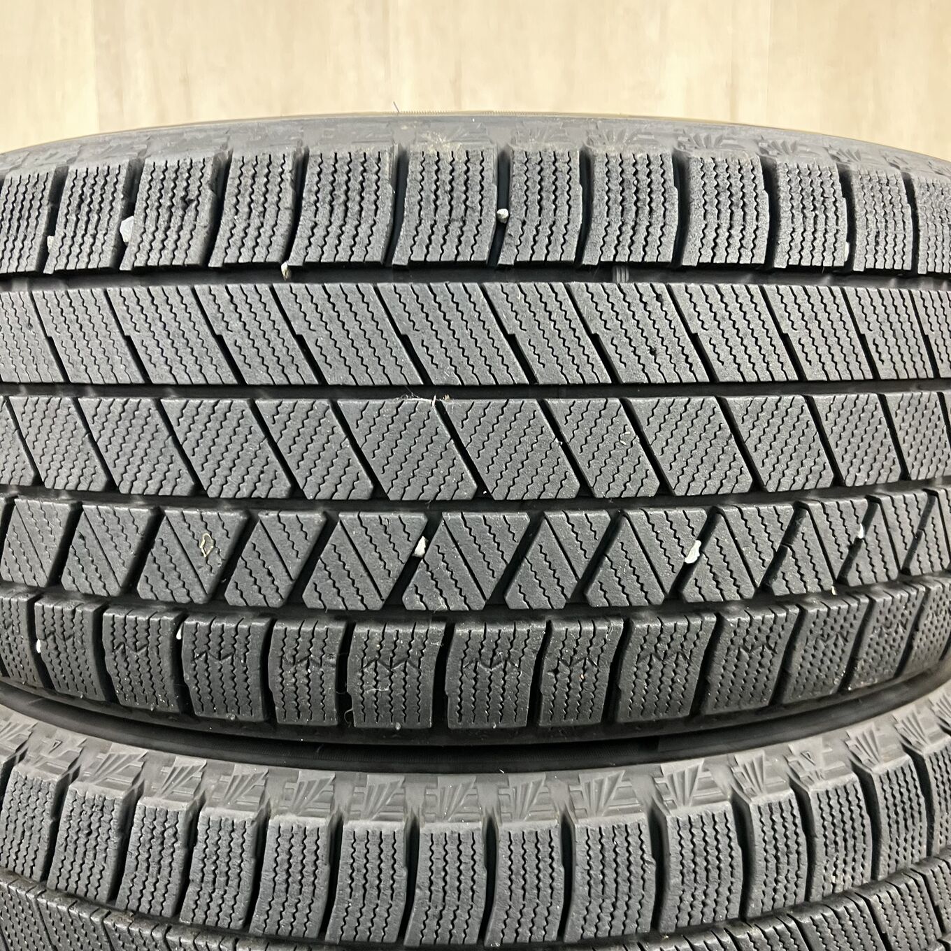 Bridgestone BLIZZAK VRX2 215/50 R17, фото 2