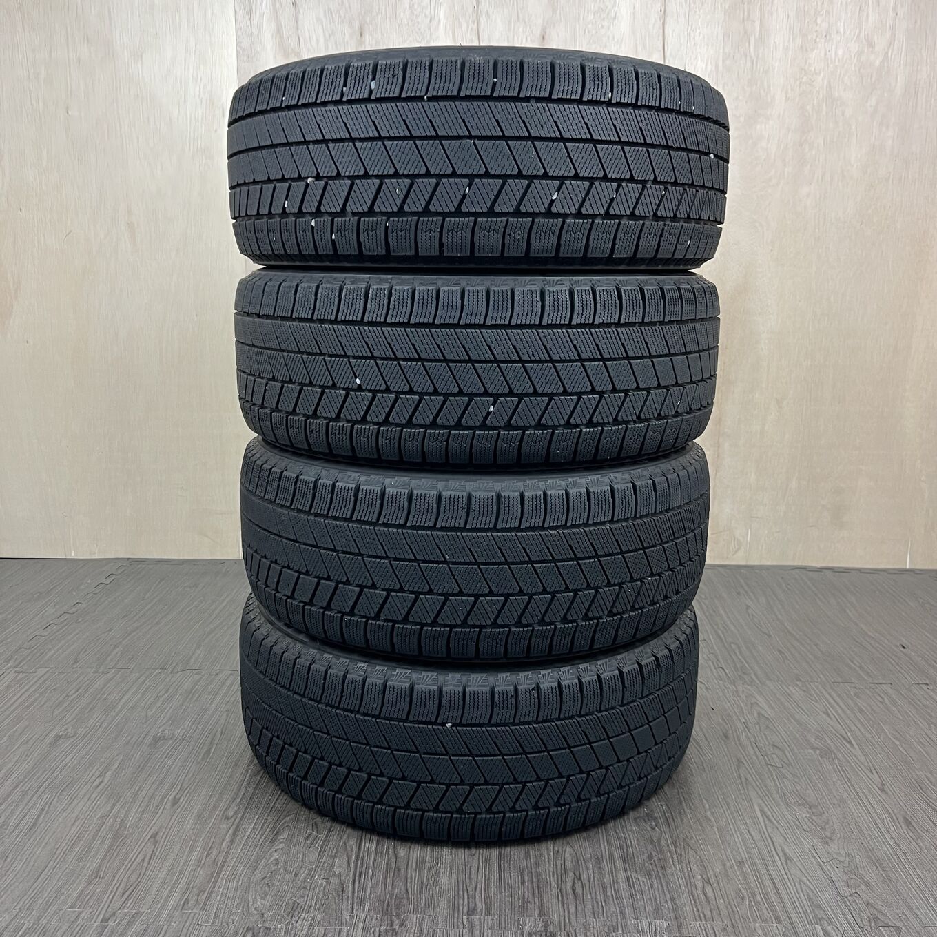 215/50 R17 Bridgestone BLIZZAK VRX2 — 21 100 ¥/комплект