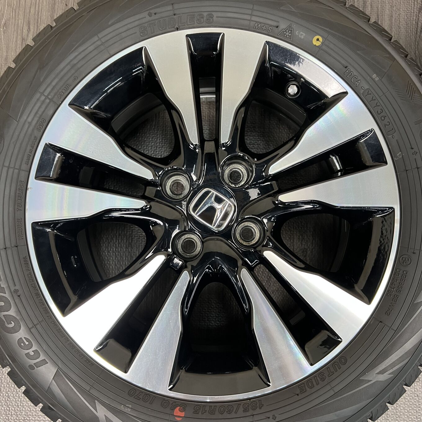 Yokohama ICE GUARD IG70 185/60 R15, фото 2