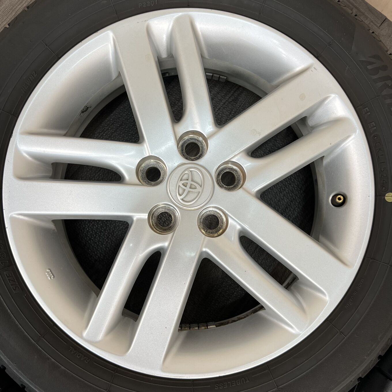 Bridgestone RACTIS 185/60 R16, фото 4